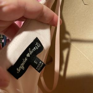 sequin hearts
NWT Women's Deep V Neck Glitter Gown size 5